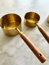 Load image into Gallery viewer, Montecito Acacia Wood and Gold Measuring Cups – Modern Kitchen Essentials
