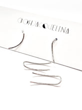 Load image into Gallery viewer, Hand hammered climber earrings