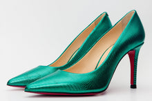 Load image into Gallery viewer, The Maple Green Leather Pump Fuchsia Sole Women Shoe