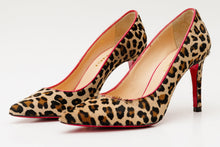 Load image into Gallery viewer, The Olbia Leopard Leather Pump Fuchsia Sole Women Shoe