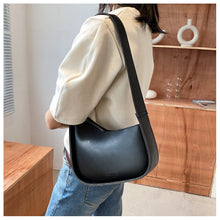 Load image into Gallery viewer, Women's Retro Minimalist Saddle Crossbody Bag – PU Leather Dumpling Bag