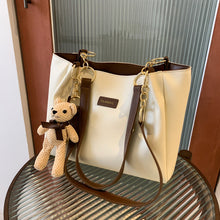 Load image into Gallery viewer, Women's Large Capacity Genuine Leather Tote Bag – Structured Shoulder Bag
