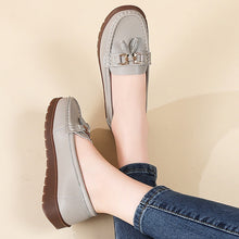 Load image into Gallery viewer, Women's Plus-Size Suede Flat Moccasin Loafers | Slip-On Tassel Shoes