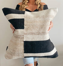 Load image into Gallery viewer, Calabasas Pillow Cover – Soft Neutral Minimalist Throw Pillow