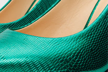 Load image into Gallery viewer, The Maple Green Leather Pump Fuchsia Sole Women Shoe