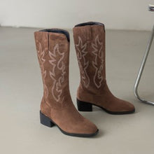 Load image into Gallery viewer, Retro Embroidered Western Cowboy Boots