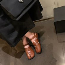 Load image into Gallery viewer, Split-Toe Hollow-Out Flat Leather Shoes