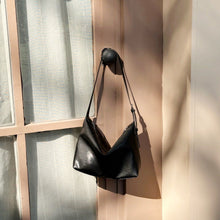 Load image into Gallery viewer, Fashionable And Versatile New Cowhide Shoulder Bag