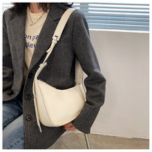 Load image into Gallery viewer, Women's Retro Minimalist Saddle Crossbody Bag – PU Leather Dumpling Bag