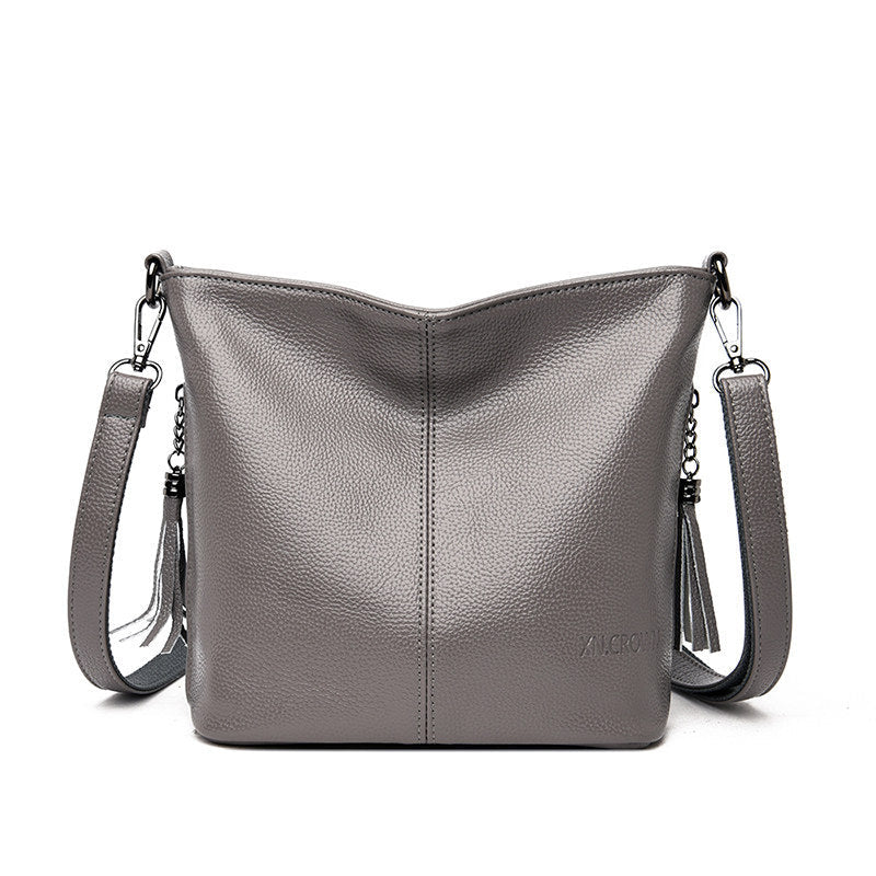 Women's High-Capacity Tassel Crossbody Bag – Leather Bucket Bag with Zipper Pocket