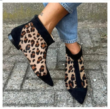 Load image into Gallery viewer, Women's Leopard Print Pointed-Toe Low Heel Shoes | Suede Back-Zip Casual Flats