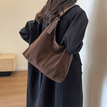 Load image into Gallery viewer, Women's Large-Capacity Tote Bag – Minimalist PU Leather Bucket Bag with Patchwork Detail