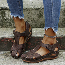 Load image into Gallery viewer, Cutout Round-Toe Velcro Beach Sandals