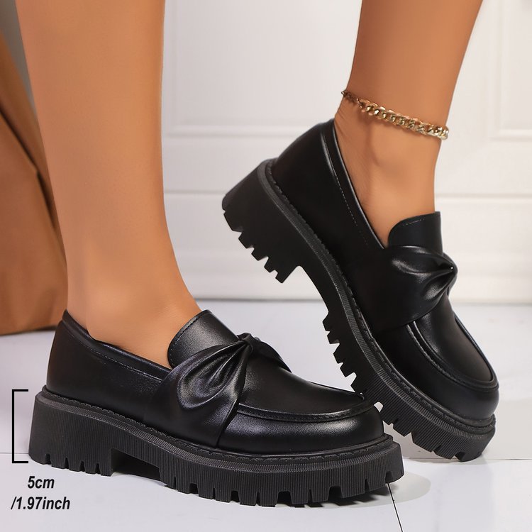 Women's Retro Round-Toe Chunky Heel Patent Leather Loafers | Slip-On Block Heel Shoes