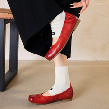 Load image into Gallery viewer, Full Grain Leather Ballet Flats