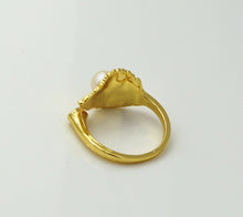 Load image into Gallery viewer, CZ Leaf with Pearl Adjustable Ring, Sku#LD262