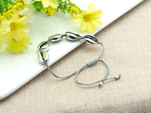 Load image into Gallery viewer, Pull Tie Style Cowrie bracelet, V46