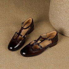 Load image into Gallery viewer, Women's Retro Brogue Shoes – British Style Pointed Toe Buckle Low Heel
