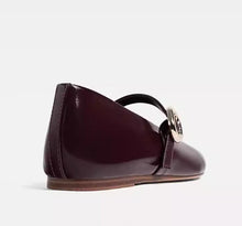 Load image into Gallery viewer, Burgundy V-Strap Flats