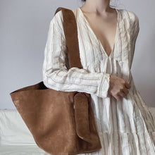 Load image into Gallery viewer, Large-capacity Genuine Leather Commuter Shoulder &amp; Underarm Bag | Vintage Chic Crossbody