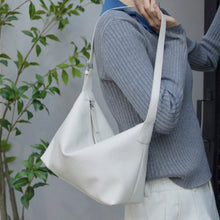 Load image into Gallery viewer, Fashionable And Versatile New Cowhide Shoulder Bag