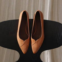Load image into Gallery viewer, Women's Washed Cowhide Kitten Heel Pumps | Pointed Toe Leather Dress Shoes