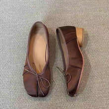 Load image into Gallery viewer, Women's Retro Ballet Flats - Low-Top Slip-On Comfort Shoes