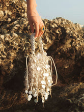 Load image into Gallery viewer, French-style Retro Sequined Woven Tassel Cotton-Linen Shell-shaped Hollow Elegant Clutch Bag