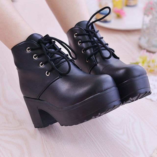 Women's Round-Toe Chunky-Sole Ankle Boots | PU Leather | Black & White