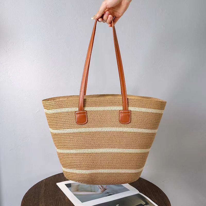 Women's Woven Straw Tote Bag - Minimalist Urban Casual Shoulder Bag with Zipper Compartment