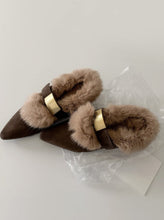 Load image into Gallery viewer, Women's Retro Slingback Furry Flat Shoes | Pointed Toe Buckle Plush Casual Shoes