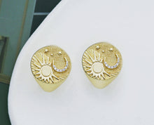 Load image into Gallery viewer, CZ Sun Cresent Moon Signet Ring, Sku#X342
