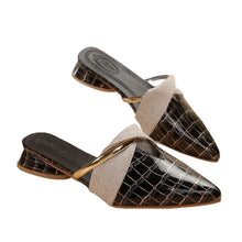 Load image into Gallery viewer, Women's Pointed-Toe Low-Heel Plaid Slippers - Chic Outdoor Mules