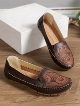 Load image into Gallery viewer, Women's Retro Flat Loafers | Vintage Slip-On Round Toe Shoes | PU Leather Everyday Flats