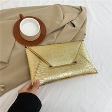 Load image into Gallery viewer, Crocodile Pattern Envelope Clutch Bag