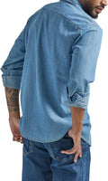 Wrangler Men's Iconic Regular Fit Snap Shirt