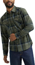 Wrangler Men's Iconic Regular Fit Snap Shirt