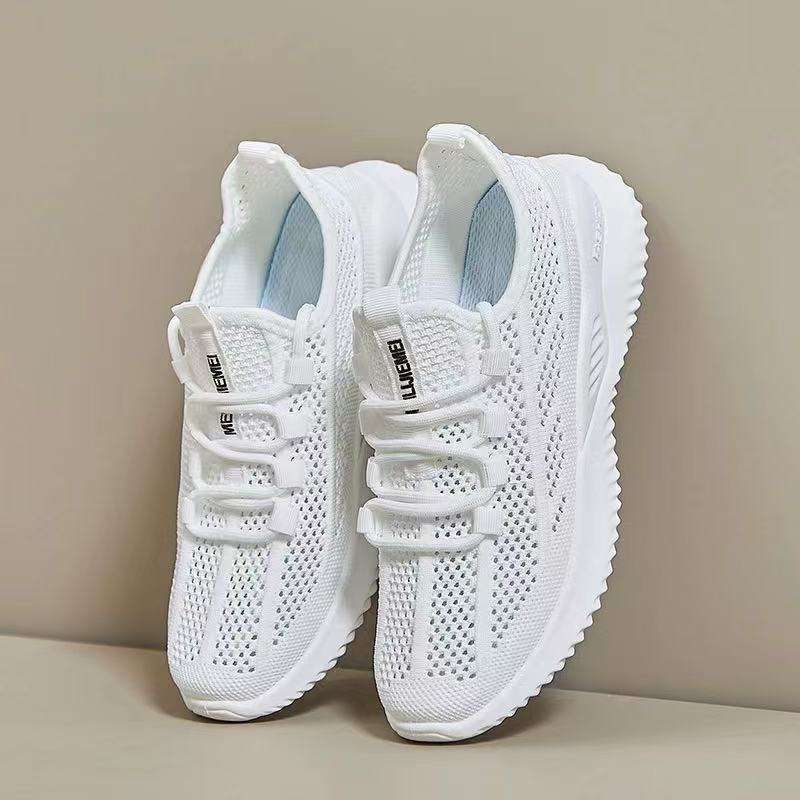 Flyknit Mesh Slip-On Athletic Shoes – Breathable Cushioned Unisex Sneakers