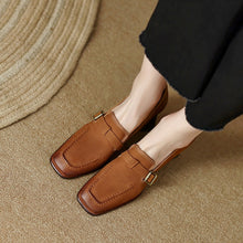 Load image into Gallery viewer, Women's Retro Chunky Heel Leather Shoes | British Style Round Toe Mid Heel Wool Leather Flats
