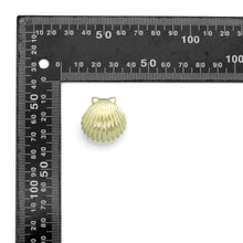 Load image into Gallery viewer, Clam Shell Shape Stud Earrings, Sku#L739