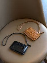 Load image into Gallery viewer, Premium Oil-Waxed Cowhide Leather Neck Wallet Cardholder Coin Purse - Crocodile Pattern Card Holder