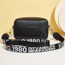 Load image into Gallery viewer, Quilted Crossbody Bag
