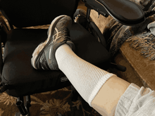 Load image into Gallery viewer, Men's Ultra-Soft Upper Calf Diabetic Socks (4 Pair)