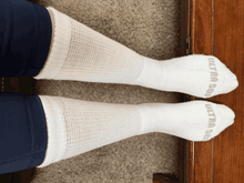 Load image into Gallery viewer, Men's Ultra-Soft Upper Calf Diabetic Socks (4 Pair)