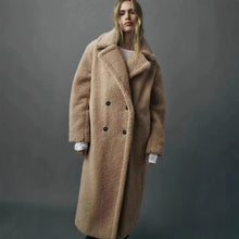 Load image into Gallery viewer, Oversized Coat With A Large Lapel Made Of Thick Lambswool Fleece