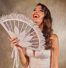 Load image into Gallery viewer, Elegant Pearl and Feather Bridal Fan