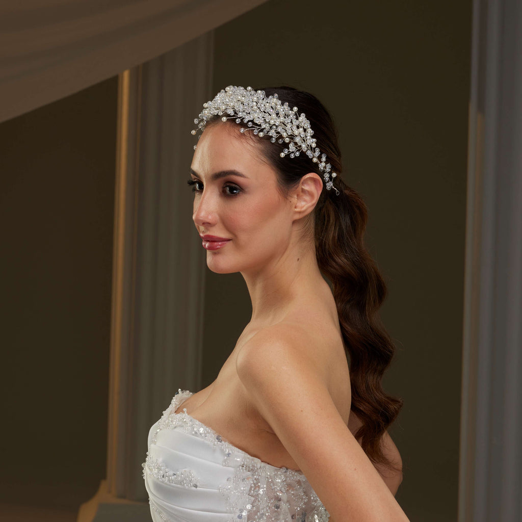 Elegant Bridal Hair Jewelry with Pearls