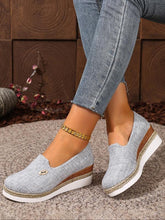 Load image into Gallery viewer, Women's Striped Wedge Platform Sandals - Open Toe Casual Spring Shoes with Chain Detail