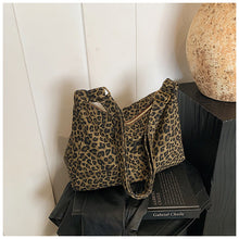Load image into Gallery viewer, Leopard Print Crossbody Bag