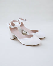 Load image into Gallery viewer, Girls Satin Block Heel